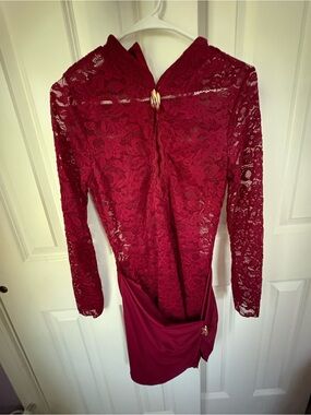 Women's Red Lace Long-Sleeve Cocktail Dress